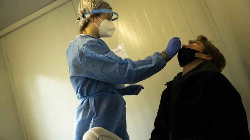 Česko bojuje s koronavírusom: V krajine opäť pribudol vysoký počet nakazených | Nový Čas