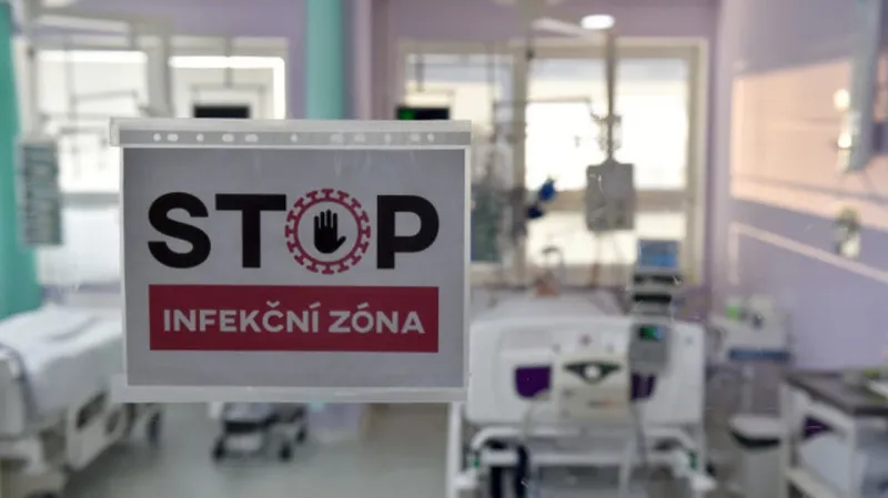 Koronavírus v Česku: Testy odhalili ďalšie tisícky nových prípadov, údaj z nemocníc poteší | Nový Čas