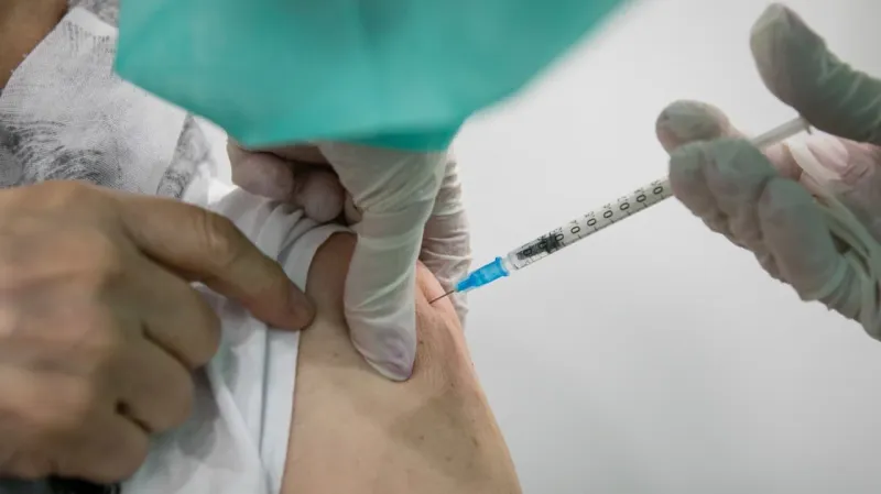 Štvrtá dávka vakcíny proti koronavírusu ako prevencia? ŠÚKL prezradil, čo si o tom myslí | Nový Čas