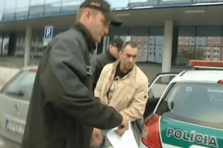 Inšpekcia ukončila vyšetrovanie v prípade expolicajta z kontroverzného videa: Pôjde pred súd! | Topky.sk