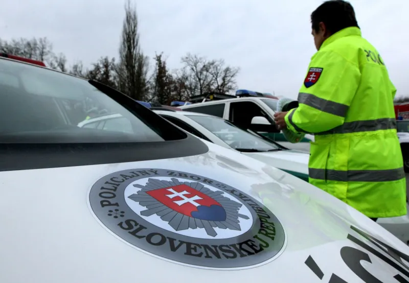 Zo šikany obvinený expolicajt sa sťažoval na zaujatosť - domov.sme.sk