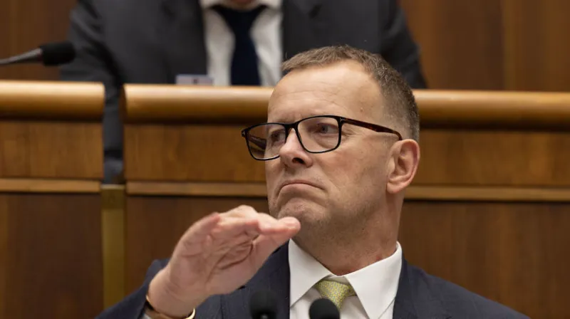 Kollár: Pri migoch treba najprv vyriešiť, či má na to vláda legitimitu - Domáce - Správy - Pravda