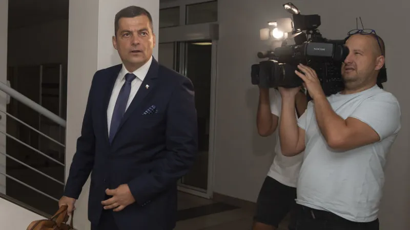 Martina Fleischera z kauzy Očistec prepustili podmienečne na slobodu - Domáce - Správy - Pravda