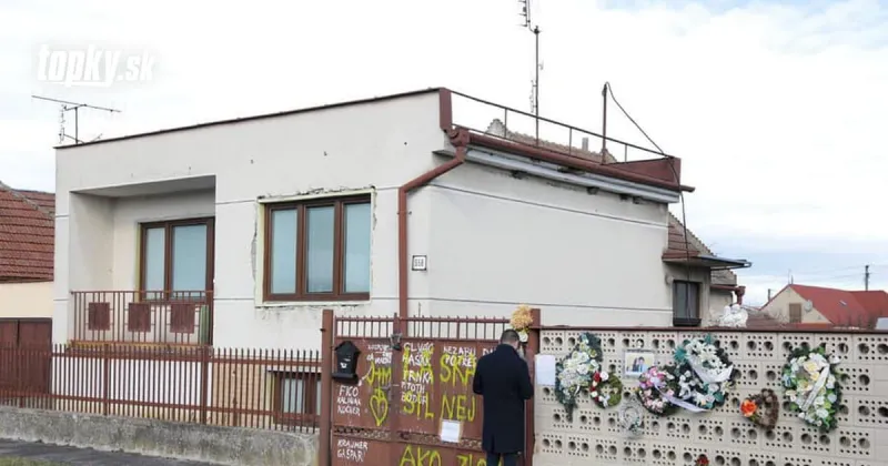 Dom Kuciaka a jeho snúbenice sa premenil na pietne miesto: Čoskoro ho zbúrajú! Spomínali politici aj susedia | Topky.sk