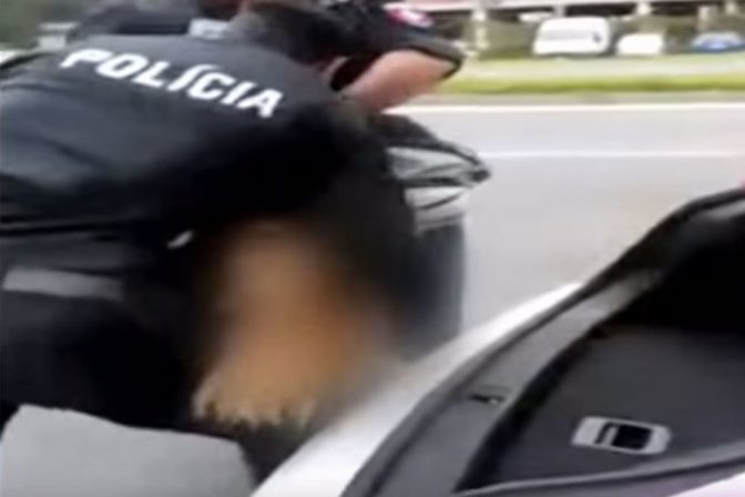 Video: Súd s expolicajtom, ktorý napadol vodičku, odročili - Webnoviny.sk