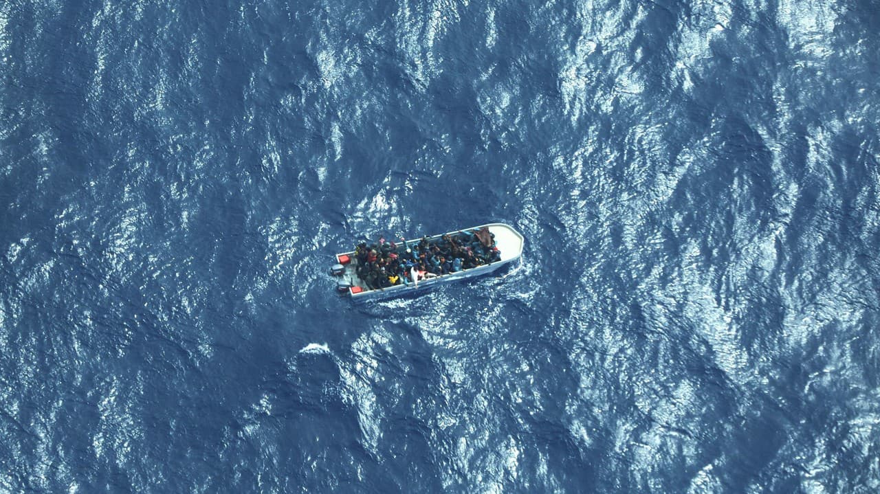 Pri tuniskom pobreží sa prevrátila loď, desiatky migrantov je nezvestných | Nový Čas