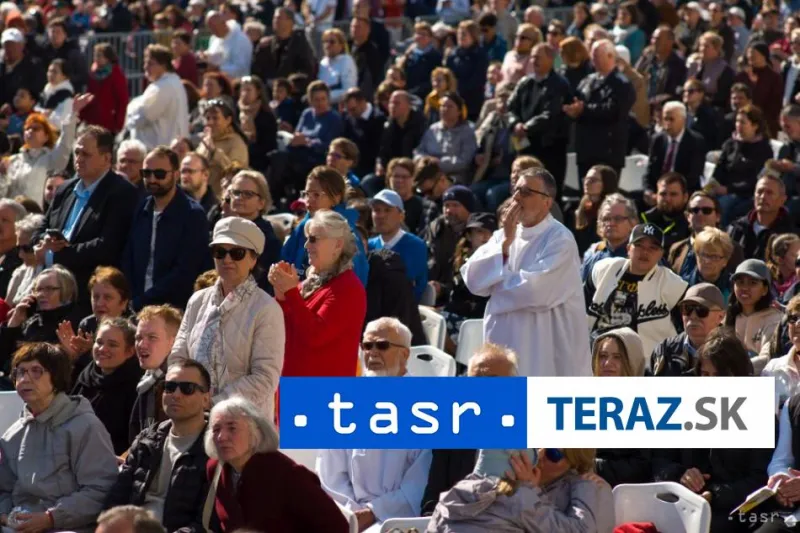 Pápež František vyzval veriacich, aby boli otvorení voči migrantom