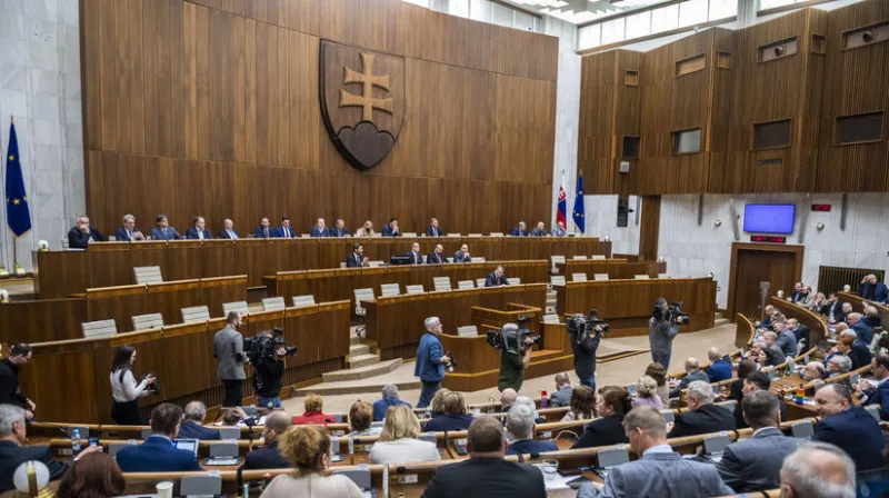 Budú predčasné voľby v júli? Je to absolútna hlúposť. Fico vie, že nemá šancu, tvrdí Pčolinský - Domáce - Správy - Pravda