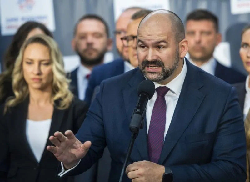 Cesta Kollára do Južnej Ameriky nebude kvôli rokovaniu parlamentu, oznámil Pčolinský - SME