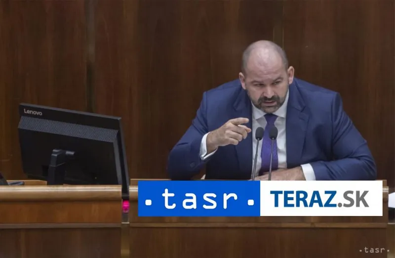 Pčolinský: Kollár do Južnej Ameriky nepôjde, pretože rokuje parlament