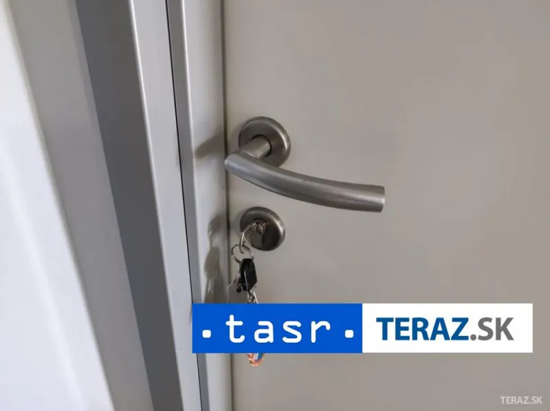 Tri byty, ktoré L.Bašternák previedol na rodičov,musia ísť do konkurzu