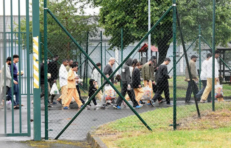 Nelegálni migranti, dvojtisícová osada a bizarné kauzy. Vitajte v Sečovciach - Korzár SME