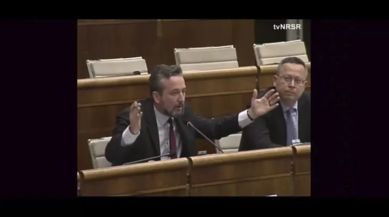 Premiér Ódor chcel reagovať na poslanca Blahu. Tichom ho vysmial - Domáce - Správy - Pravda