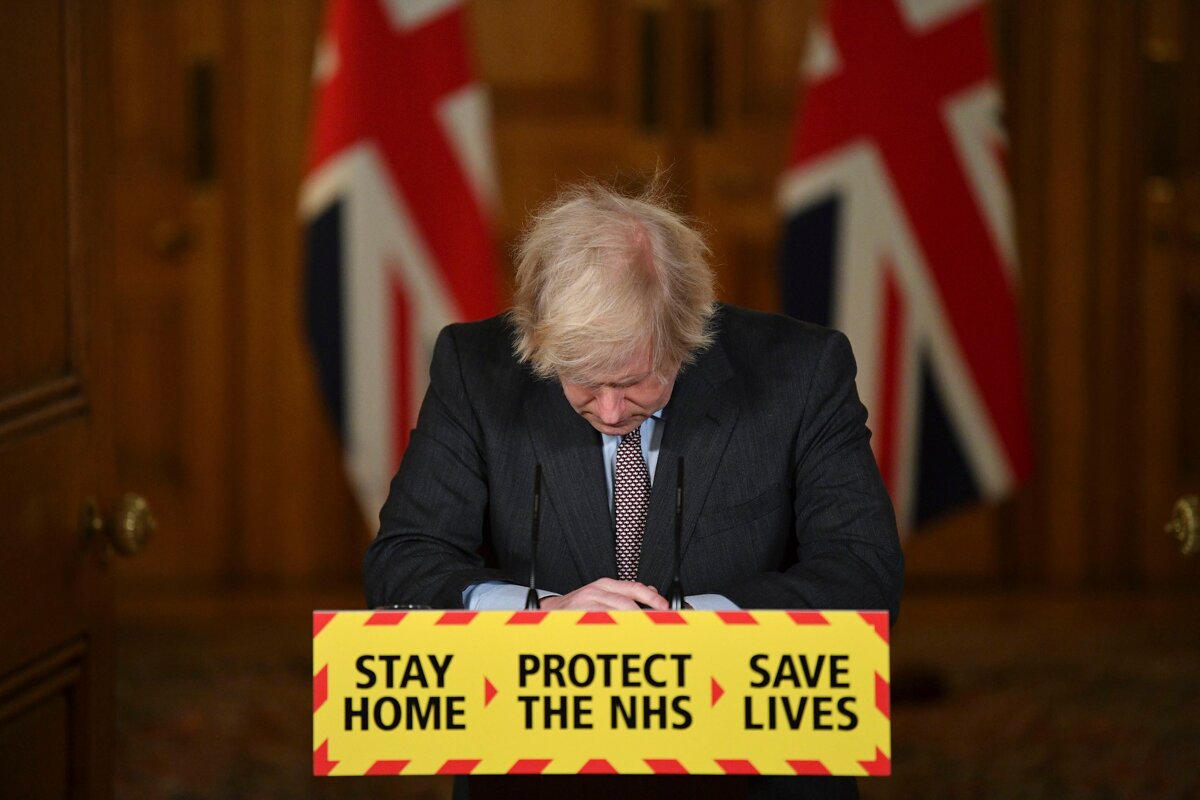 Bývalý britský premiér Johnson úmyselne zavádzal poslancov o lockdownových večierkoch - Svet SME