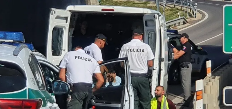 Vedeli sme, že migrantov budú politici zneužívať. No nevedeli sme, kto tak hlboko klesne, - SME | MY Nové Zámky