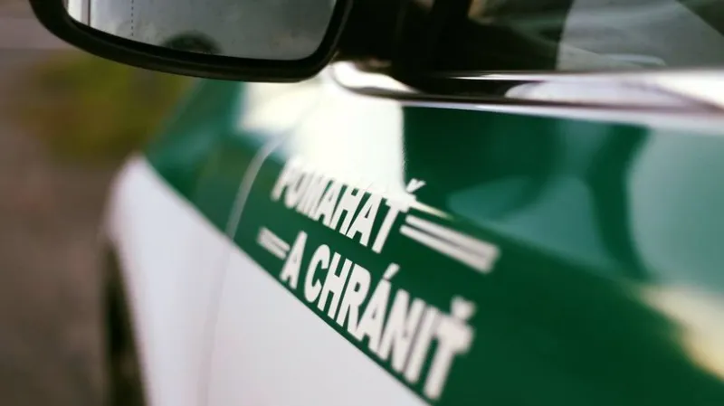 V blízkosti hraníc s Maďarskom zadržali deväť migrantov - Domáce - Správy - Pravda