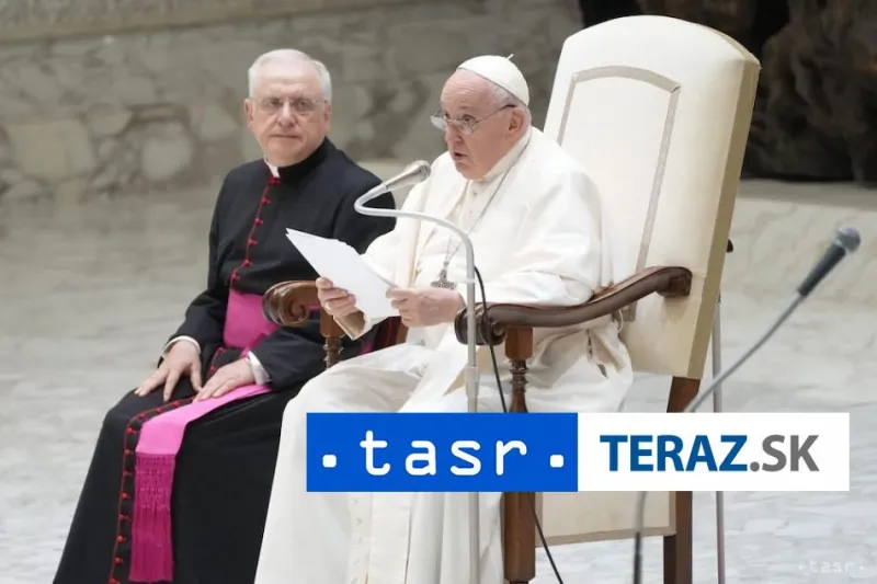 Pápež varuje pred ľahostajnosťou voči tragédiám migrantov na mori