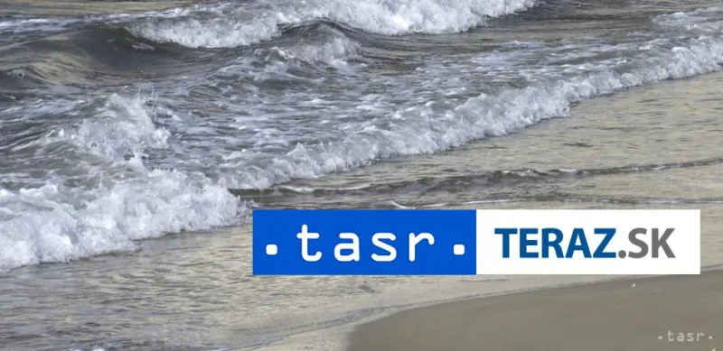 Po potopení lode pri talianskom Lampeduse zachránili 45 migrantov