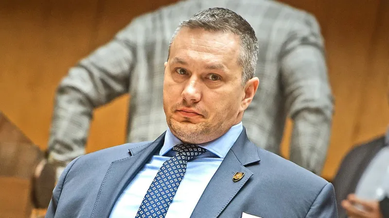 NAKA mala navštíviť šéfa SIS Aláča aj bývalého riaditeľa Pčolinského: Slovenská informačná služba reaguje | Nový Čas