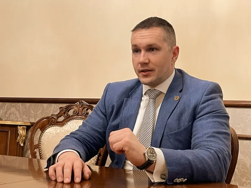 HNonline.sk - NAKA zadržala členov tímu, ktorý vyšetroval čurillovcov. Zasahuje aj u šéfa SIS