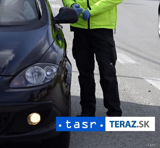 Polícia zastavila pri Prahe dodávku prevážajúcu 20 migrantov