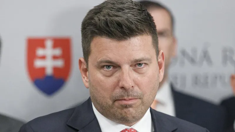 Trestné stíhanie politika Sme rodina Martina Borguľu: Prečo obvinili Kollárovho poslanca?! | Nový Čas