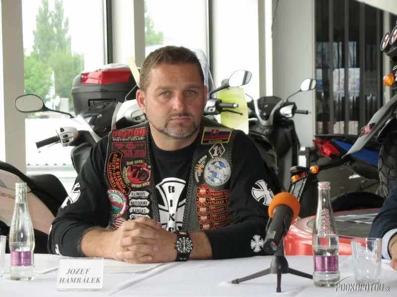 Zádrhel vo vyšetrovaní kauzy Nočného vlka z Dolnej Krupej: Hambálek je na motorkárskej dovolenke | Topky.sk