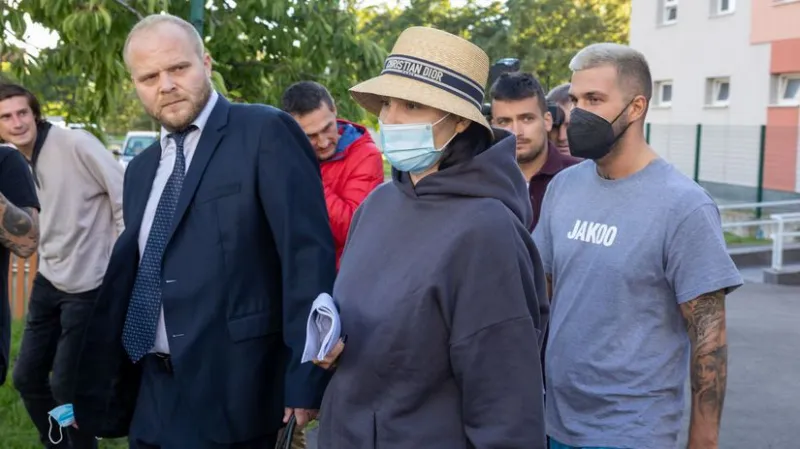 "Influencerka" Zuzana Plačková ani jej manžel nebudú väzobne stíhaní - Domáce - Správy - Pravda
