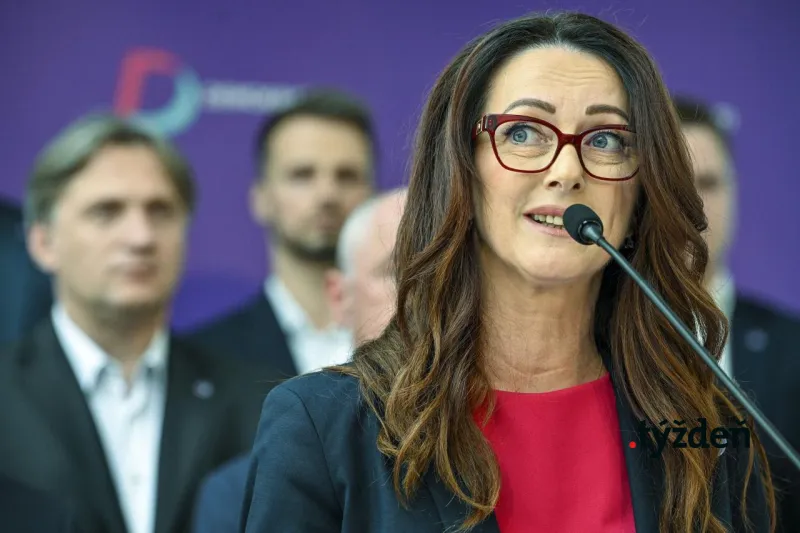 Demokrati zbierajú podpisy na zvolanie mimoriadnej schôdze na odvolanie Borisa Kollára |  | .týždeň - iný pohľad na spoločnosť