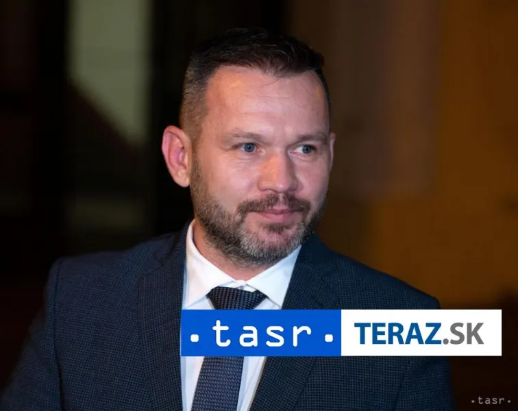 Becík ponúka pomoc pri zabezpečení autobusov na prepravu migrantov