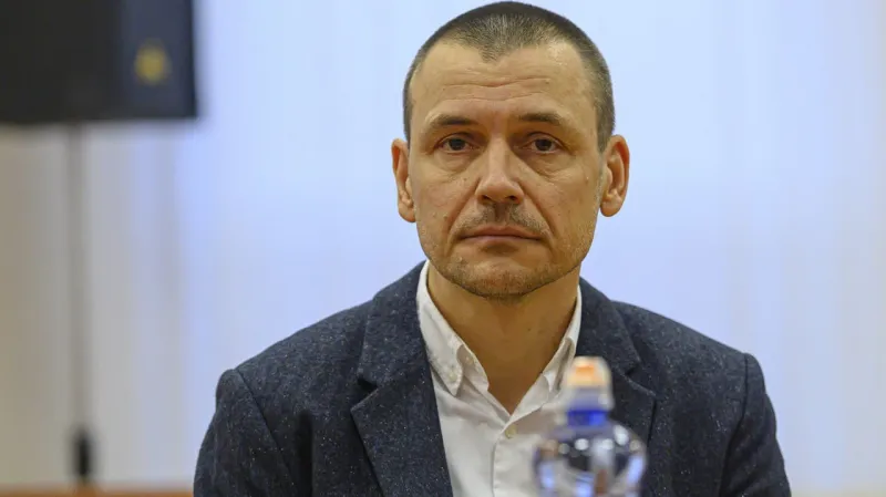Vyhrážky novinárke: Odteraz nechodíš bezpečne po ulici! Exsiskár Tóth na súde nepochodil | Nový Čas
