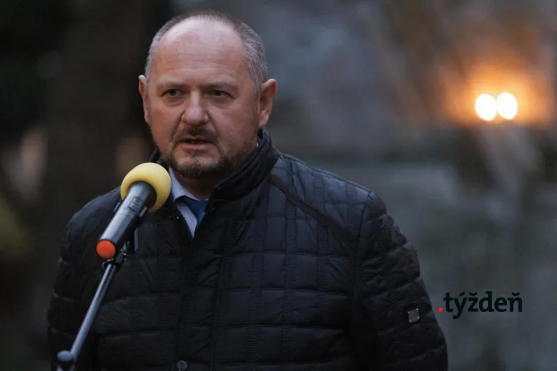 Zsolt Simon, predseda Maďarského fóra, ODS, Za regióny, Rómskej koalície, DS: Príliv migrantov je výsledkom „deravého plotu“ | Mimoparlamentné fórum | .týždeň - iný pohľad na spoločnosť