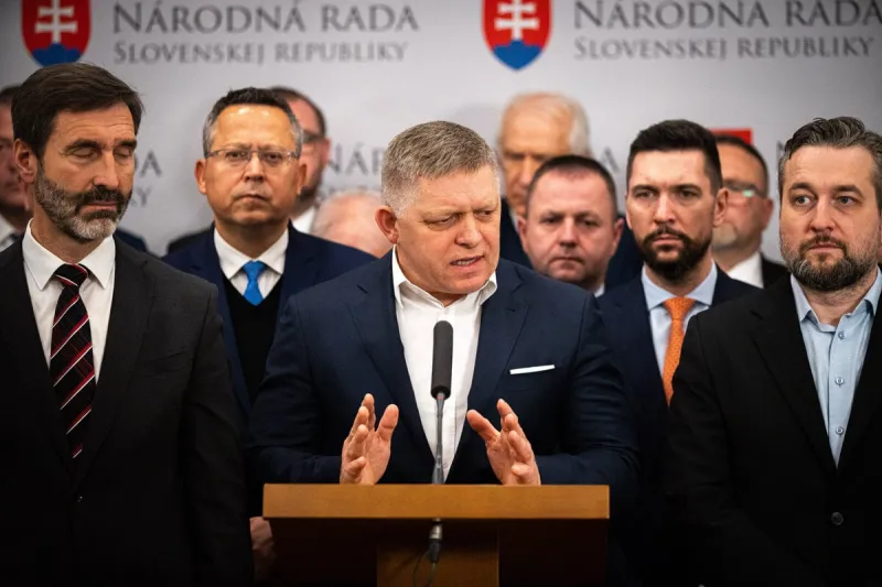 Smer, Hlas a SNS podávajú návrh na zvolanie mimoriadnej schôdze k nelegálnej migrácii - SME