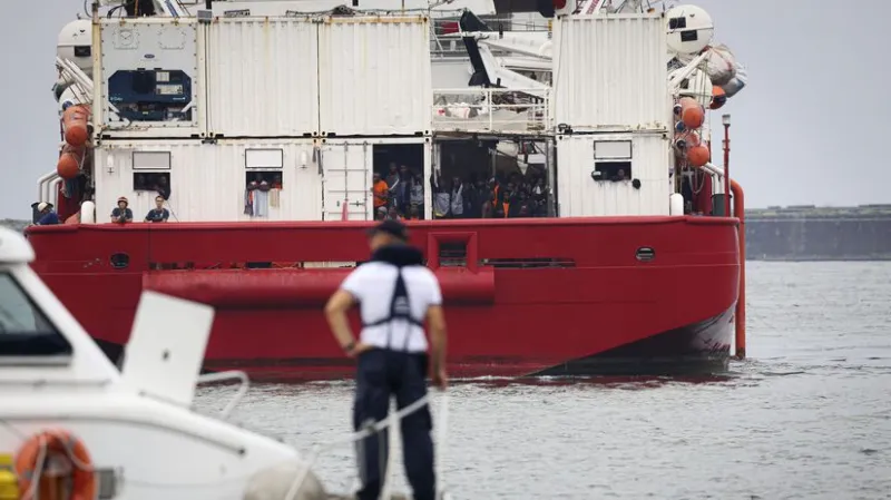 Na ostrov Lampedusa prišlo za jediný deň päťtisíc migrantov vo viac ako 100 plavidlách - Svet - Správy - Pravda