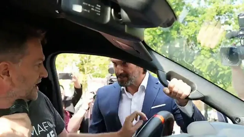 ???? Voľby 2023: Igor Matovič a smeráci sa pobili | Aktuality - YouTube