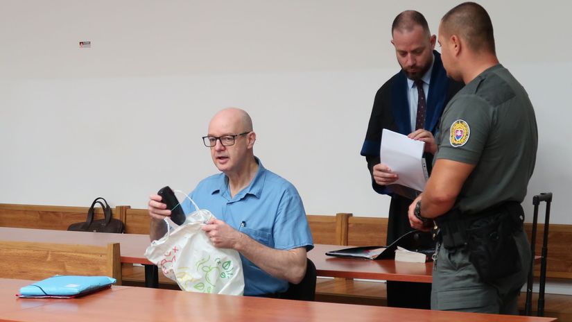 Prokurátor navrhuje Ruskovi v kauze prípravy vraždy Klaus-Volzovej 21 rokov väzenia. On trvá na nevine - Domáce - Správy - Pravda