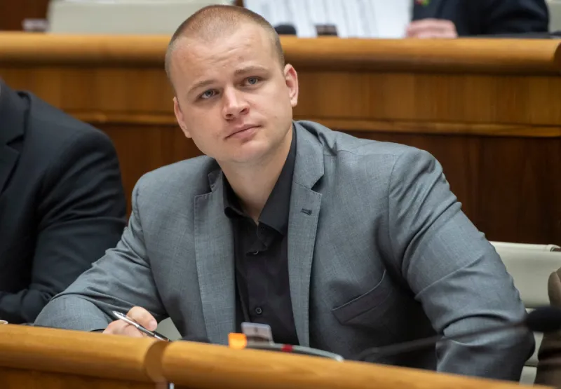 Správny súd potvrdil pokutu pre Rádio Frontinus za vyjadrenia Mazureka - SME