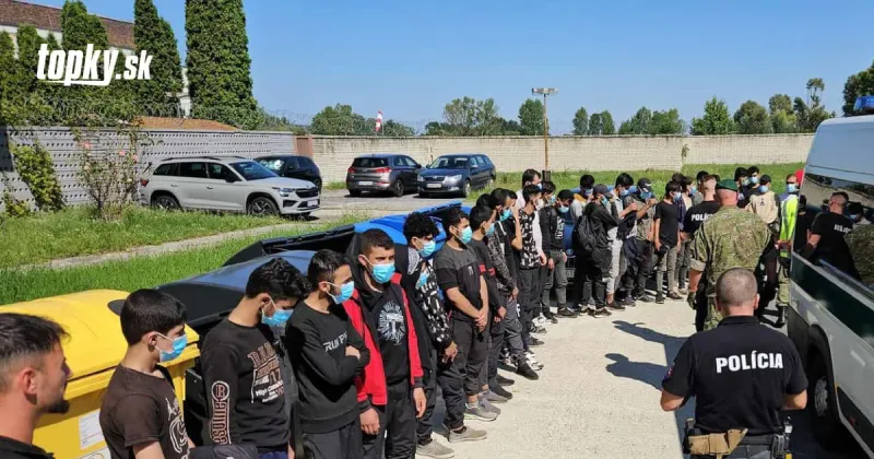 Poľská stráž zadržala v stredu na hranici so Slovensom vyše 100 nelegálnych migrantov | Topky.sk