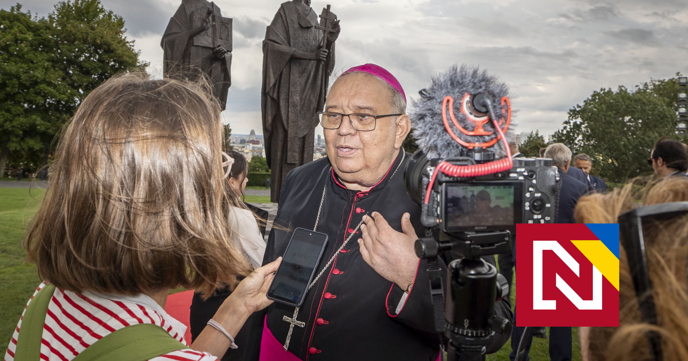 Arcibiskup Orosch odišiel spred kamery po otázkach o Bezákovi a eštebáckej minulosti kňazov (+video)