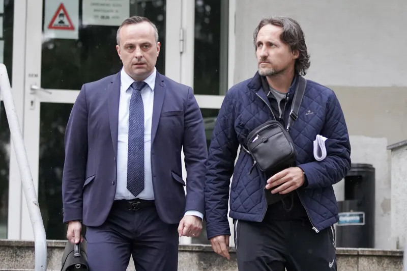 Ľudovítovi Makóovi zrušili dve obvinenia za prijatie úplatku - SME