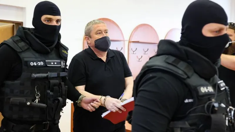 Kováčik dostal 14 rokov, prepadne mu majetok - Domáce - Správy - Pravda