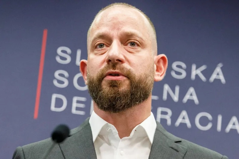 Parovi rozšírili obvinenie. Zasahoval vraj do kauzy Volzová - SME