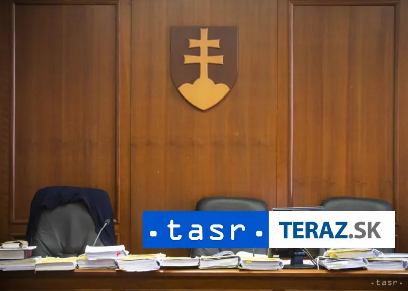 Vyšetrovateľ navrhuje väzbu pre advokátov z akcie Corrumpere 2