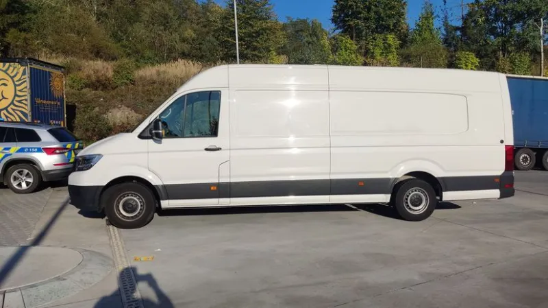 Bieloruský prevádzač natlačil do dodávky 33 migrantov, v ČR mu hrozí 8 rokov - Svet - Správy - Pravda