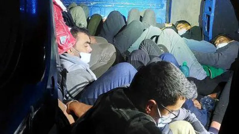 Na hranici Česka so Slovenskom zachytili desiatky migrantov krátko po zavedení kontrol - Svet - Správy - Pravda