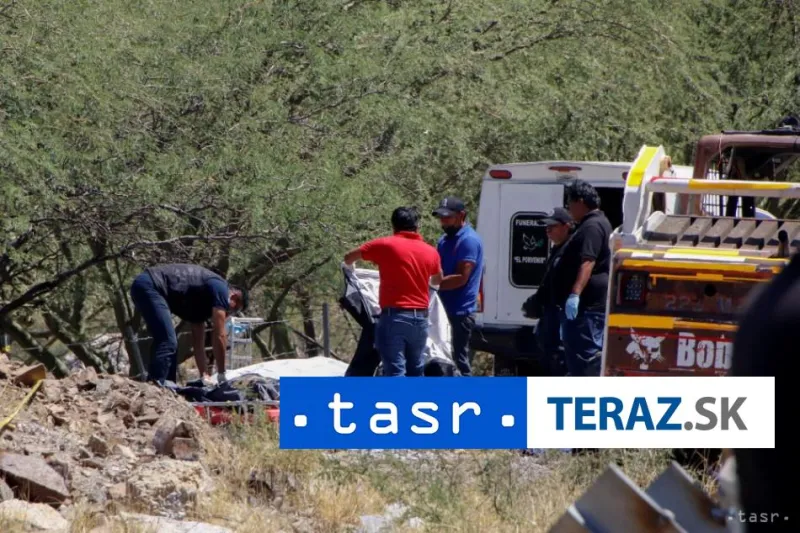 Pri nehode autobusu v Mexiku zahynulo 18 migrantov