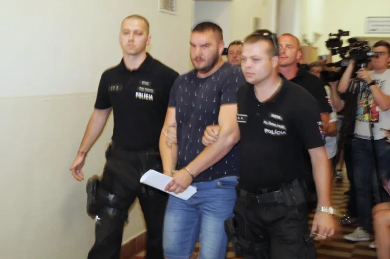 Hossu, ktorý dokopal Filipínca Henryho, je stále vo väzbe: Vyšetrovanie je na bode mrazu | Topky.sk
