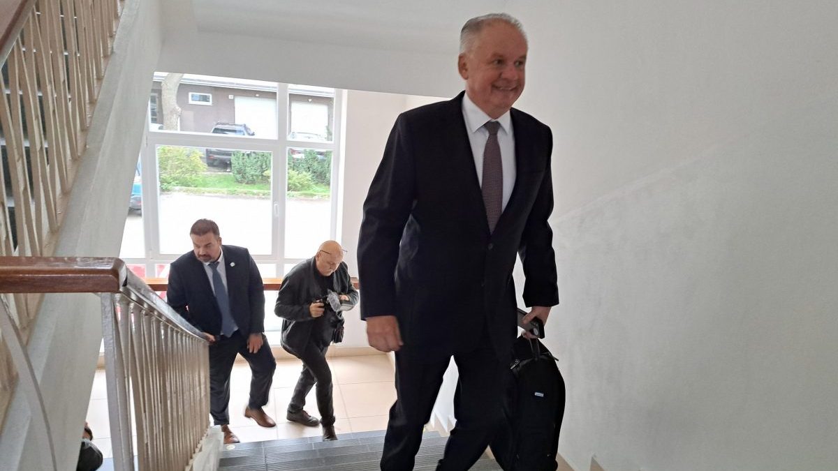 Exprezidenta Kisku uznal súd vinným - Správy RTVS