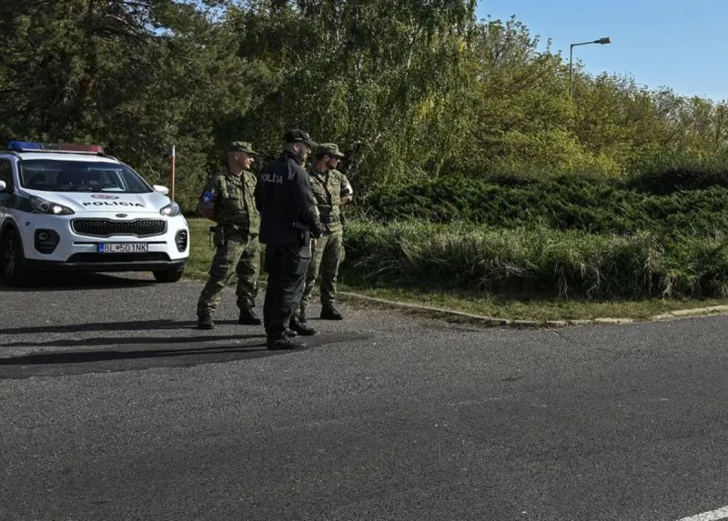 Pri hraniciach s Maďarskom zadržali 15 nelegálnych migrantov - SME