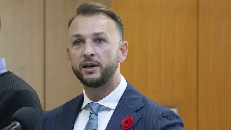 Vojna policajtov: Ministrovi klepol kvôli čurillovcom po prstoch úrad, do prípadu vstúpil súd aj Žilinka - Domáce - Správy - Pravda